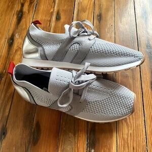 Lightweight fashion sneakers